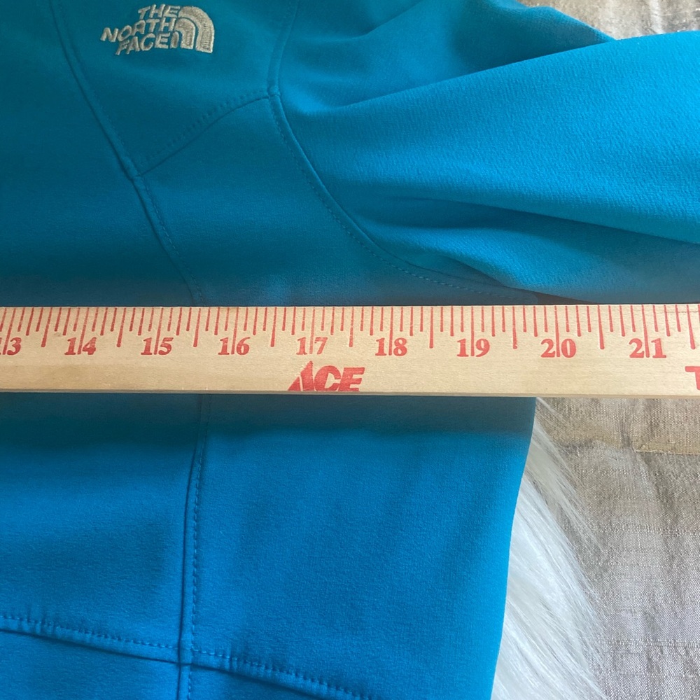 The North Face Women's Blue Jacket - Picture 7 of 9